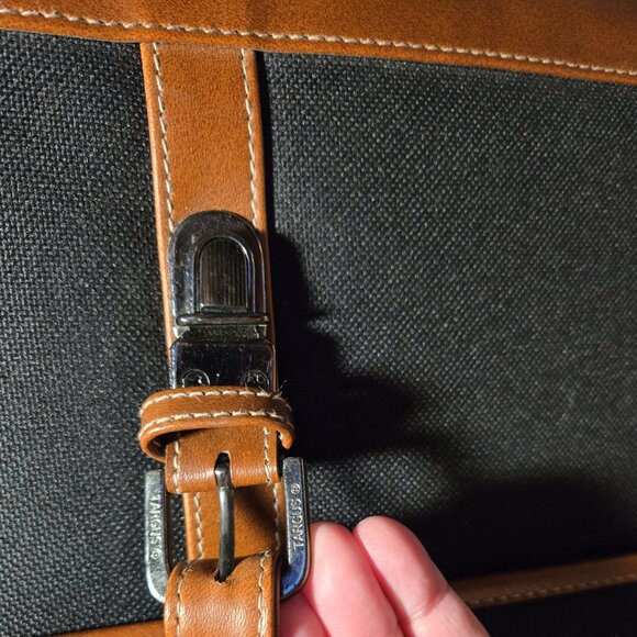 Vintage TARGUS Black Waxed Canvas & Faux Leather Laptop Strap Unisex Bag NEW - Picture 9 of 12